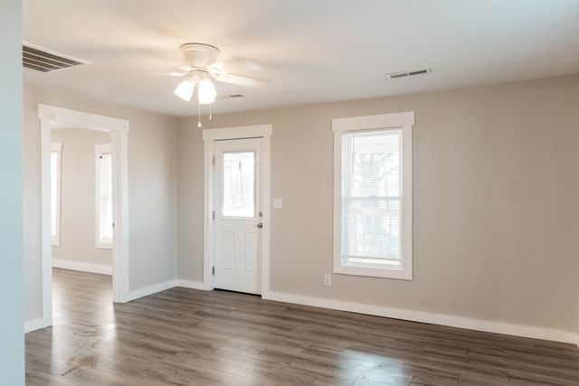 2470 Hinton Rd, Clarksville, TN 37043