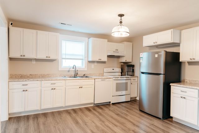 2470 Hinton Rd, Clarksville, TN 37043