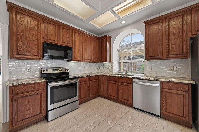 14139 Swallowfield Drive, Houston, TX 77077