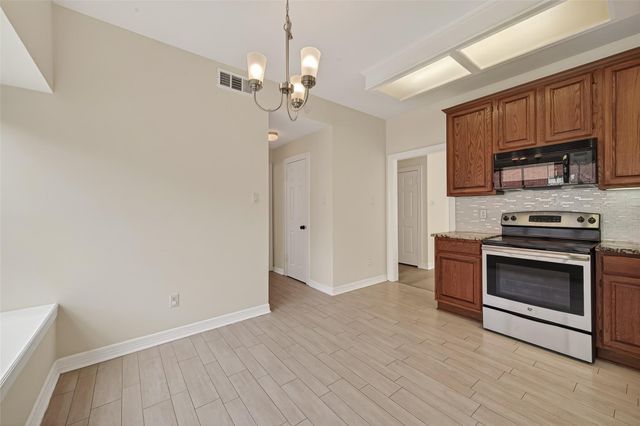 14139 Swallowfield Drive, Houston, TX 77077