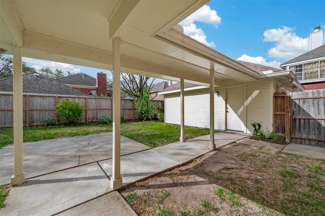 14139 Swallowfield Drive, Houston, TX 77077