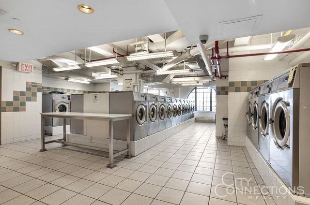 5 Tudor City Pl Apt 816, New York City, NY 10017