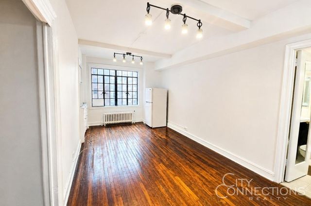5 Tudor City Pl Apt 816, New York City, NY 10017