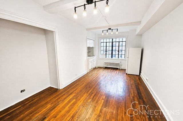 5 Tudor City Pl Apt 816, New York City, NY 10017