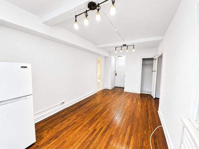5 Tudor City Pl Apt 816, New York City, NY 10017