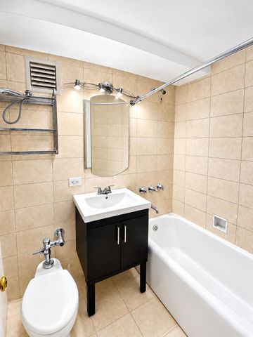 5 Tudor City Pl Apt 816, New York City, NY 10017