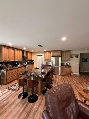 3911 Noble Ct, Sacramento, CA 95821