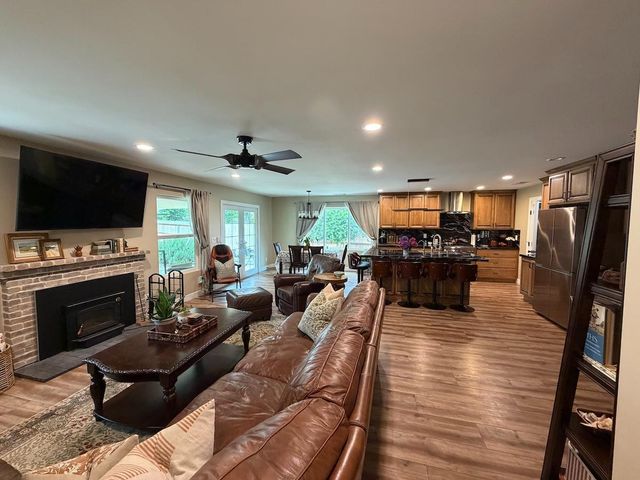3911 Noble Ct, Sacramento, CA 95821