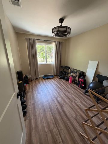 3911 Noble Ct, Sacramento, CA 95821