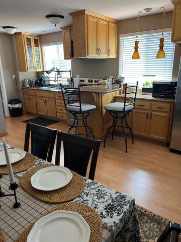 3911 Noble Ct, Sacramento, CA 95821