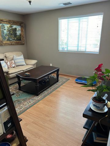 3911 Noble Ct, Sacramento, CA 95821