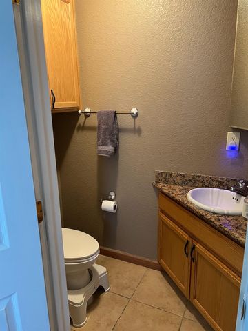3911 Noble Ct, Sacramento, CA 95821
