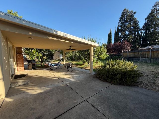 3911 Noble Ct, Sacramento, CA 95821