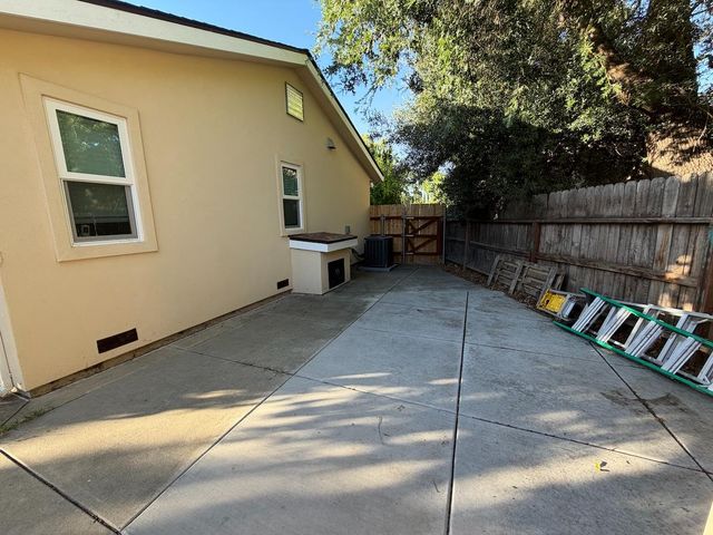 3911 Noble Ct, Sacramento, CA 95821
