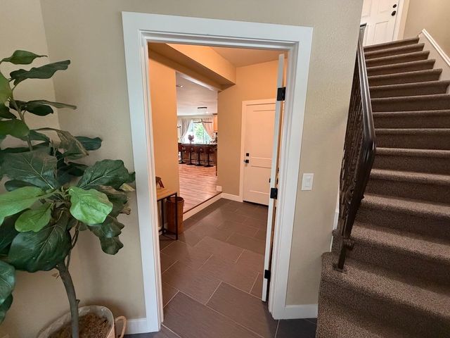 3911 Noble Ct, Sacramento, CA 95821