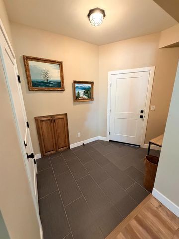 3911 Noble Ct, Sacramento, CA 95821