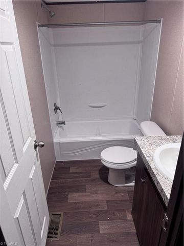 143 Galadrim Way, Advance, NC 27006