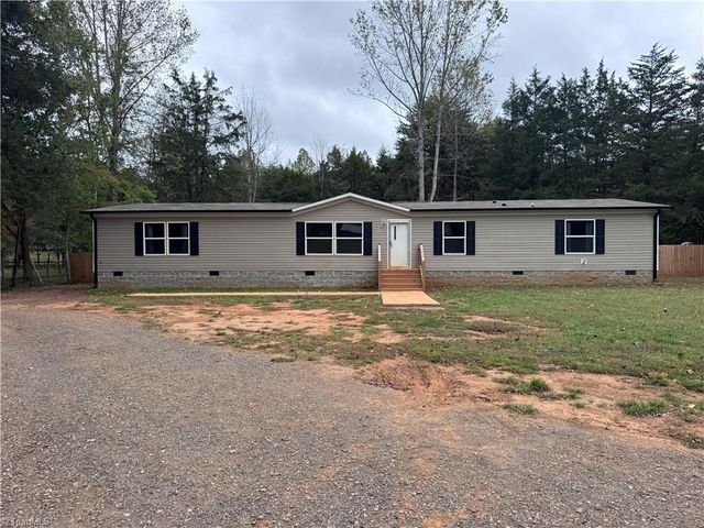 143 Galadrim Way, Advance, NC 27006