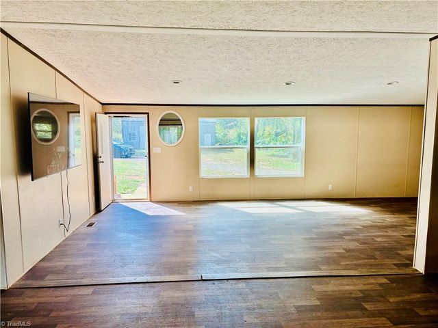 143 Galadrim Way, Advance, NC 27006