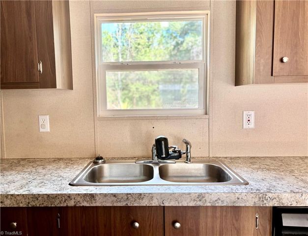 143 Galadrim Way, Advance, NC 27006