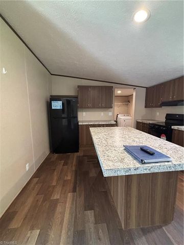 143 Galadrim Way, Advance, NC 27006