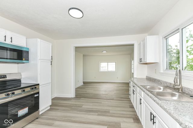 402 W Monroe Street, Alexandria, IN 46001