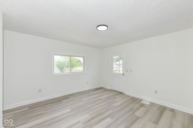 402 W Monroe Street, Alexandria, IN 46001