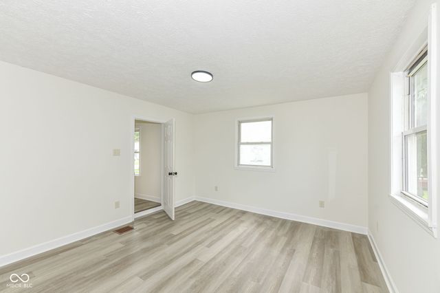 402 W Monroe Street, Alexandria, IN 46001