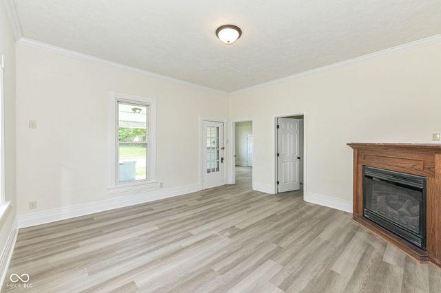 402 W Monroe Street, Alexandria, IN 46001