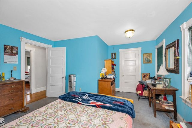 2 Light Ave, Lowell, MA 01851