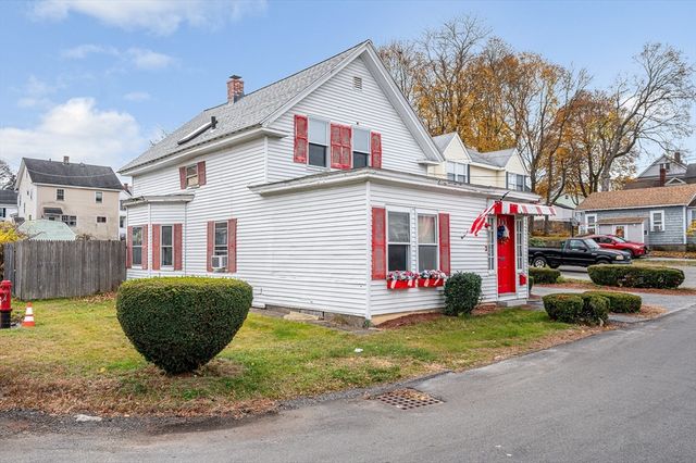 2 Light Ave, Lowell, MA 01851