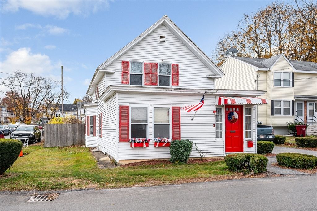 2 Light Ave, Lowell, MA 01851