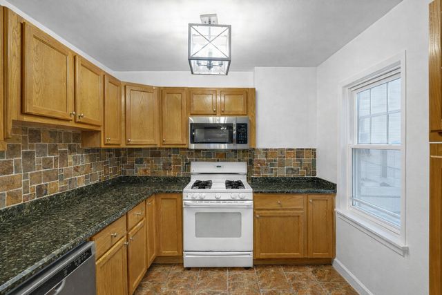 2424 W Estes Avenue 4I, Chicago, IL 60645