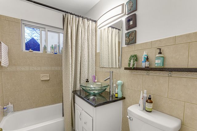 2424 W Estes Avenue 4I, Chicago, IL 60645