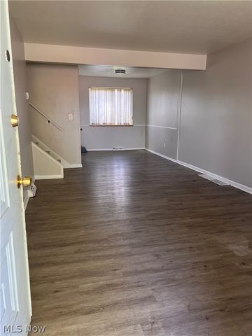 16350 Rockside Road, Maple Heights, OH 44137