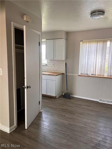 16350 Rockside Road, Maple Heights, OH 44137