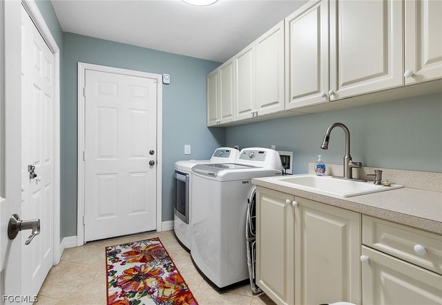 2013 SW 31st TER, Cape Coral, FL 33914