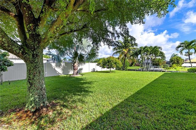 2013 SW 31st TER, Cape Coral, FL 33914