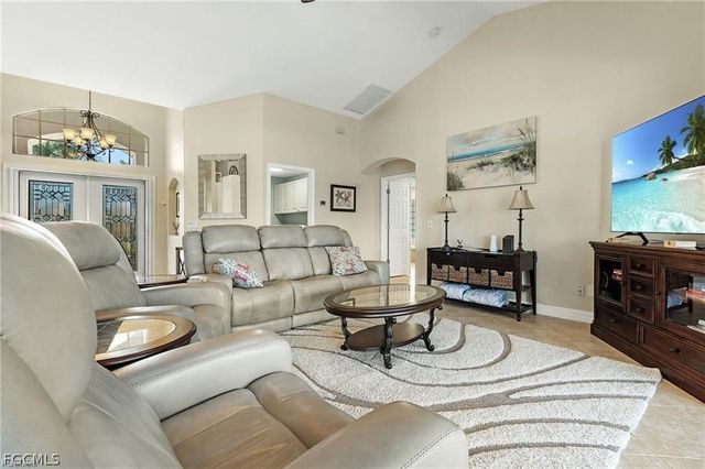 2013 SW 31st TER, Cape Coral, FL 33914