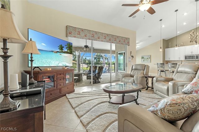 2013 SW 31st TER, Cape Coral, FL 33914