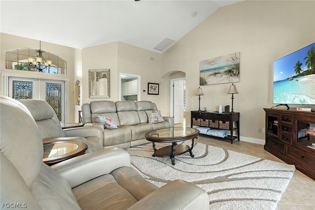 2013 SW 31st TER, Cape Coral, FL 33914