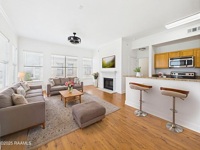 201 Settlers Trace Boulevard 3401, Lafayette, LA 70508