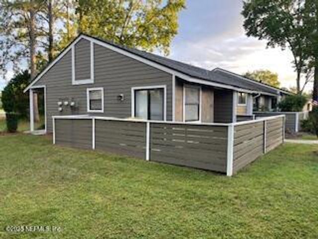 8437 LONG MEADOW Circle N, Jacksonville, FL 32244