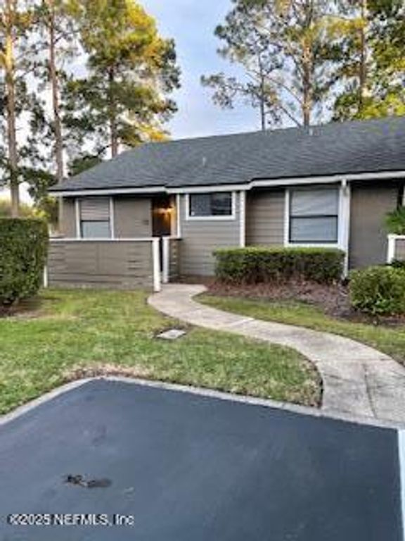 8437 LONG MEADOW Circle N, Jacksonville, FL 32244