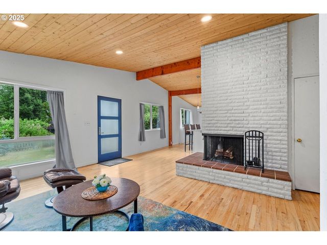 11011 Sw 43RD Ave, Portland, OR 97219
