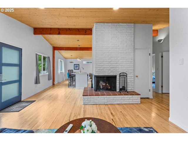 11011 Sw 43RD Ave, Portland, OR 97219