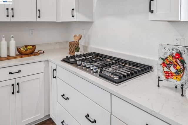 24170 24170 Amaranth Loop, Hayward, CA 94541