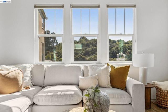 24170 24170 Amaranth Loop, Hayward, CA 94541