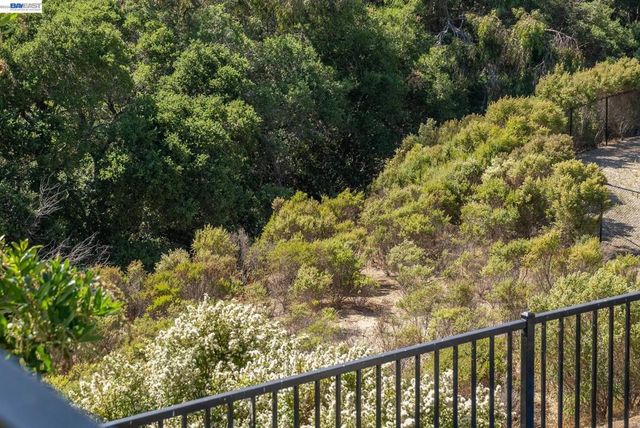 24170 24170 Amaranth Loop, Hayward, CA 94541