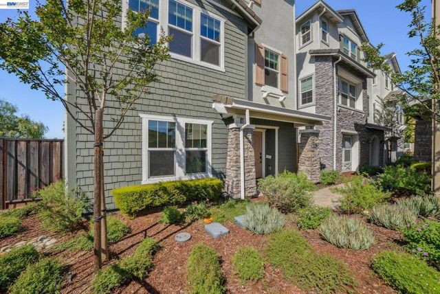 24170 24170 Amaranth Loop, Hayward, CA 94541